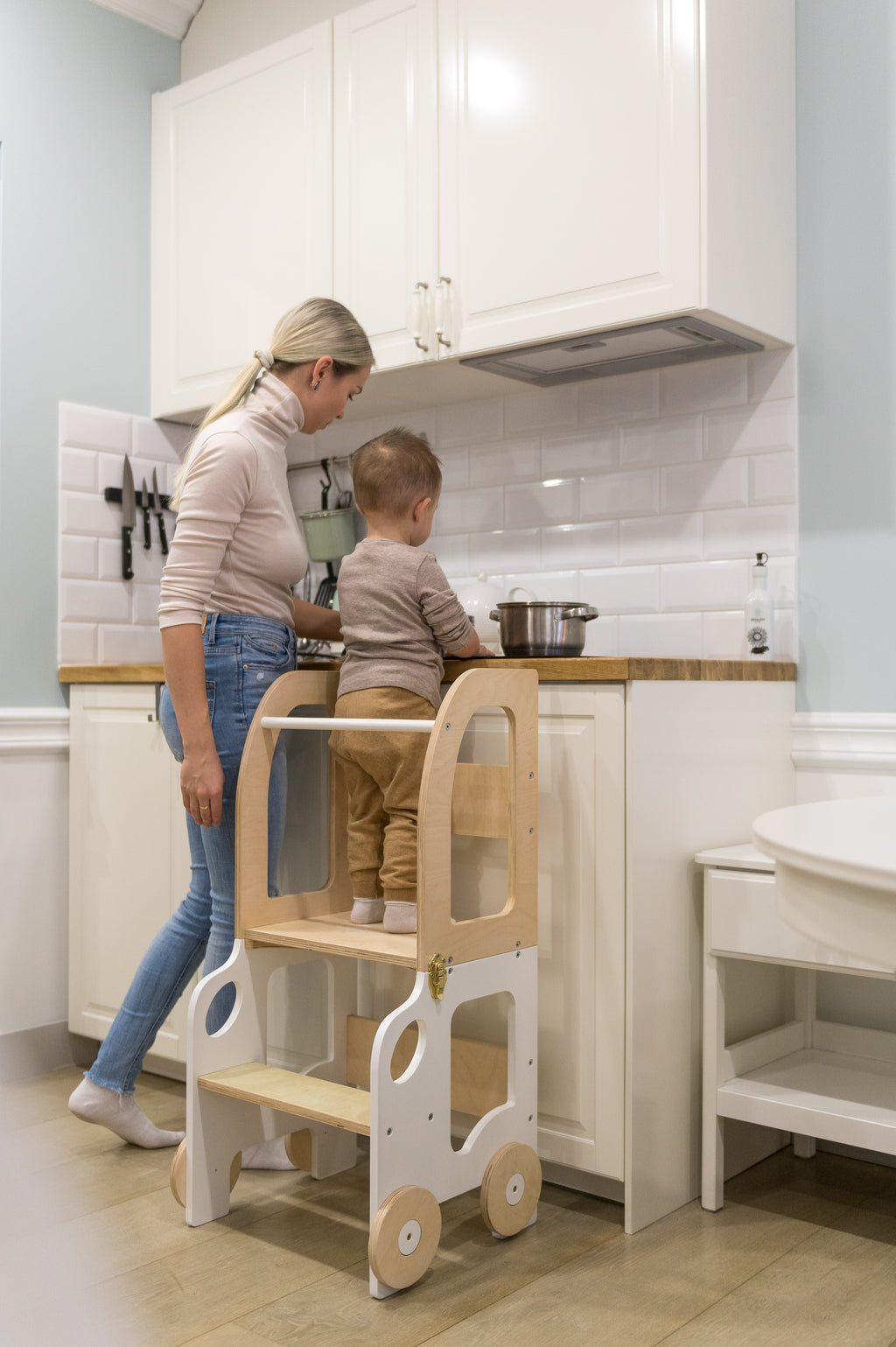 Autós tanulótorony és tanulóasztal – több színben – Family-scl