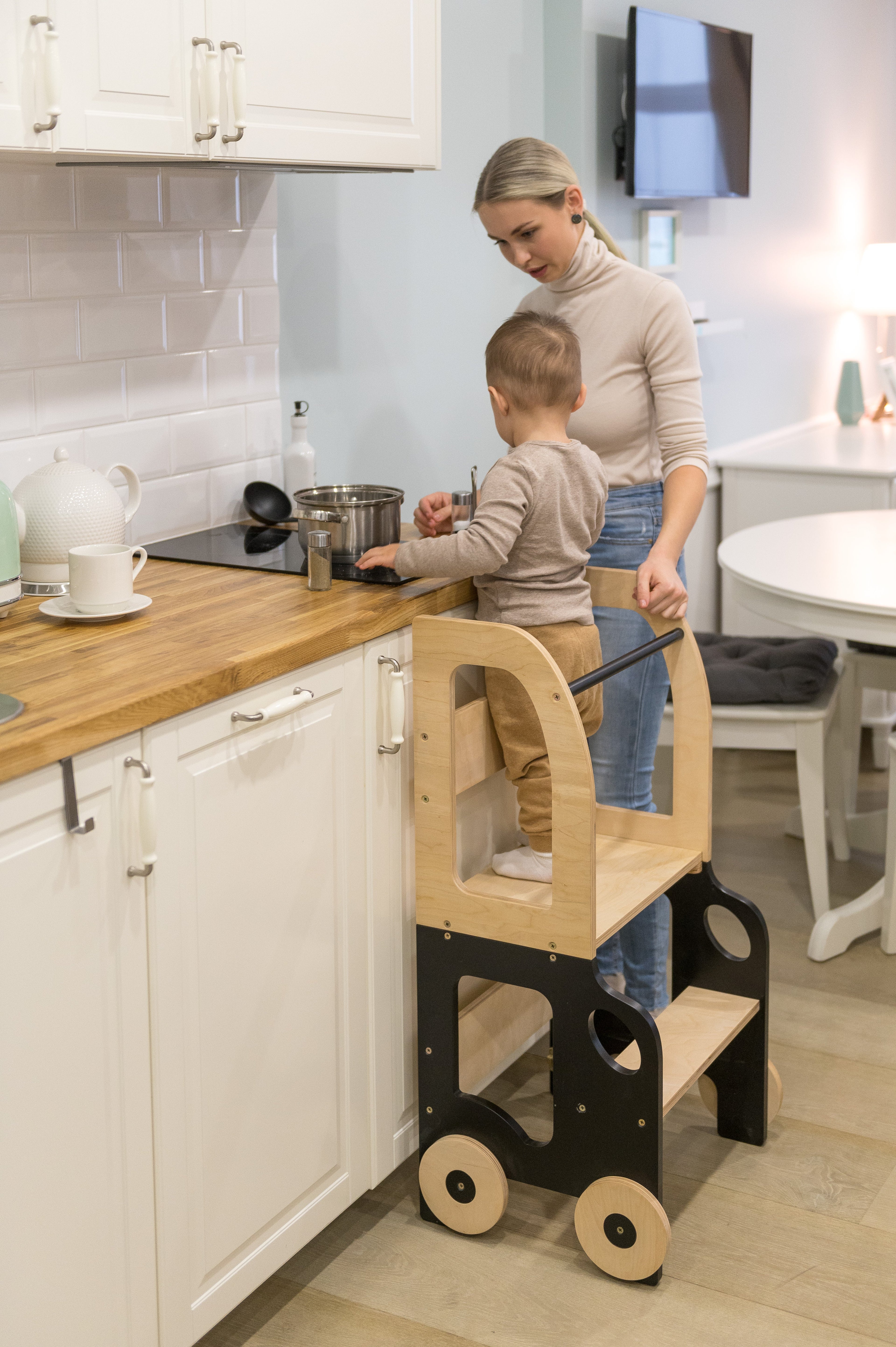 Autós tanulótorony és tanulóasztal – több színben – Family-scl Family-scl