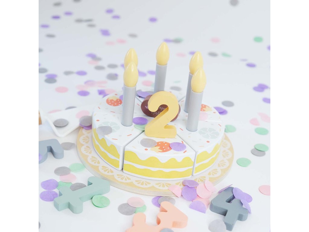 Fa játék születésnapi torta – BusyKids