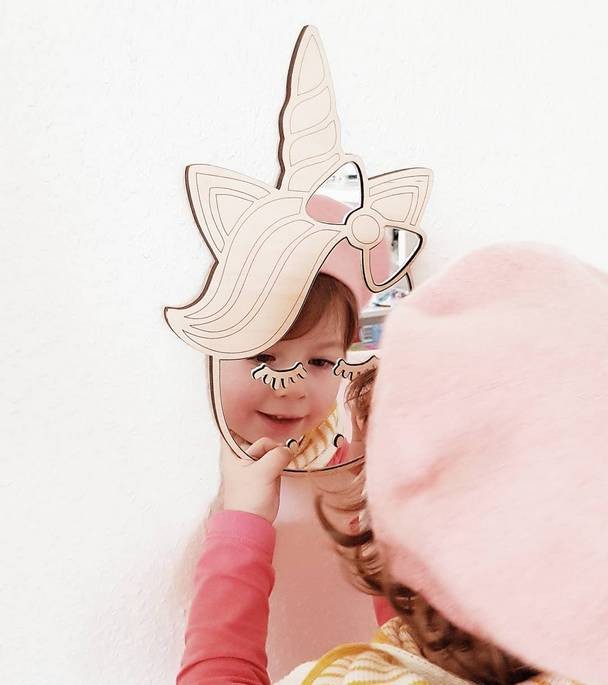 Kids Room Unicorn Mirror – Child-Friendly Acrylic & Wood