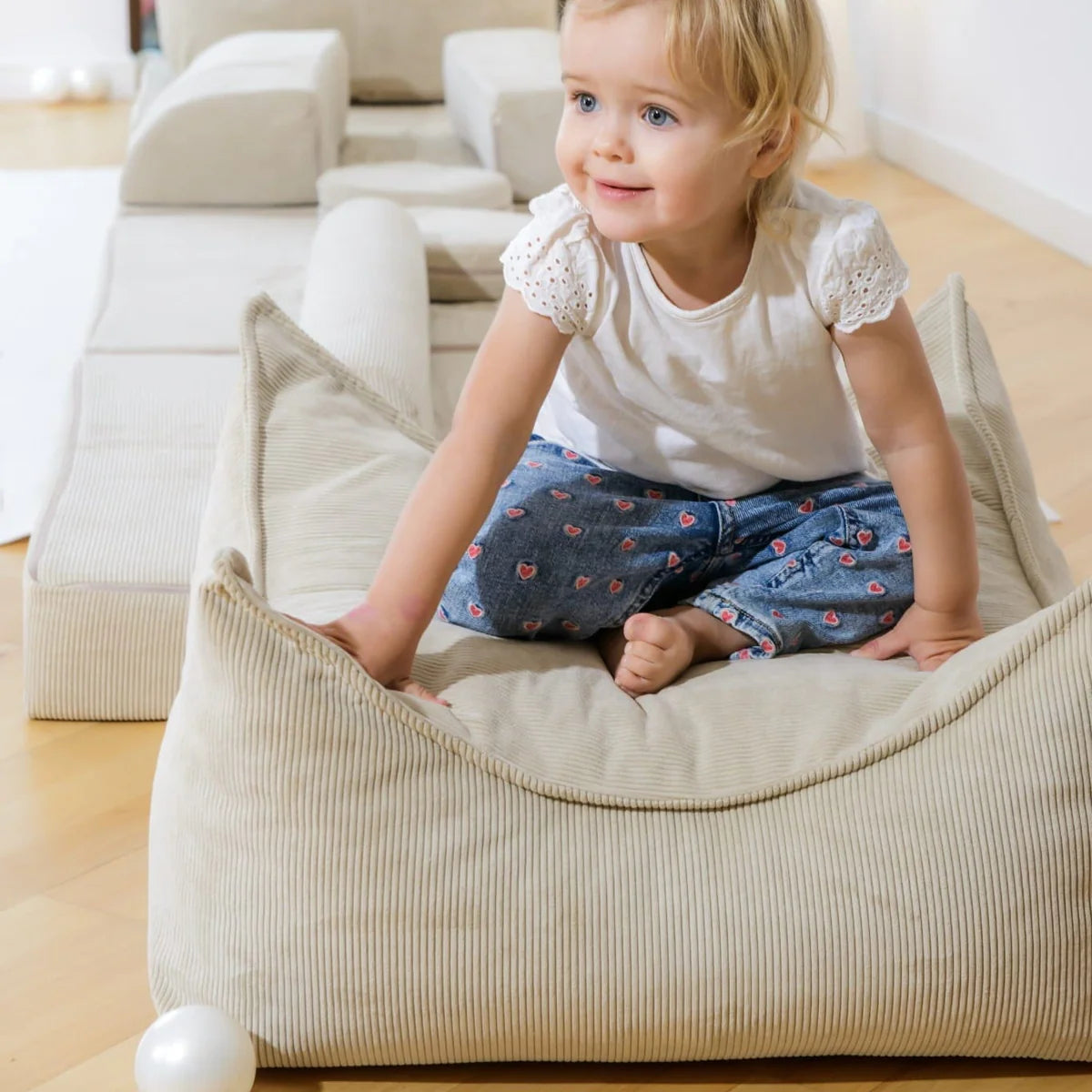 Négyzet alakú kordbársony puff – több színben – MeowBaby®