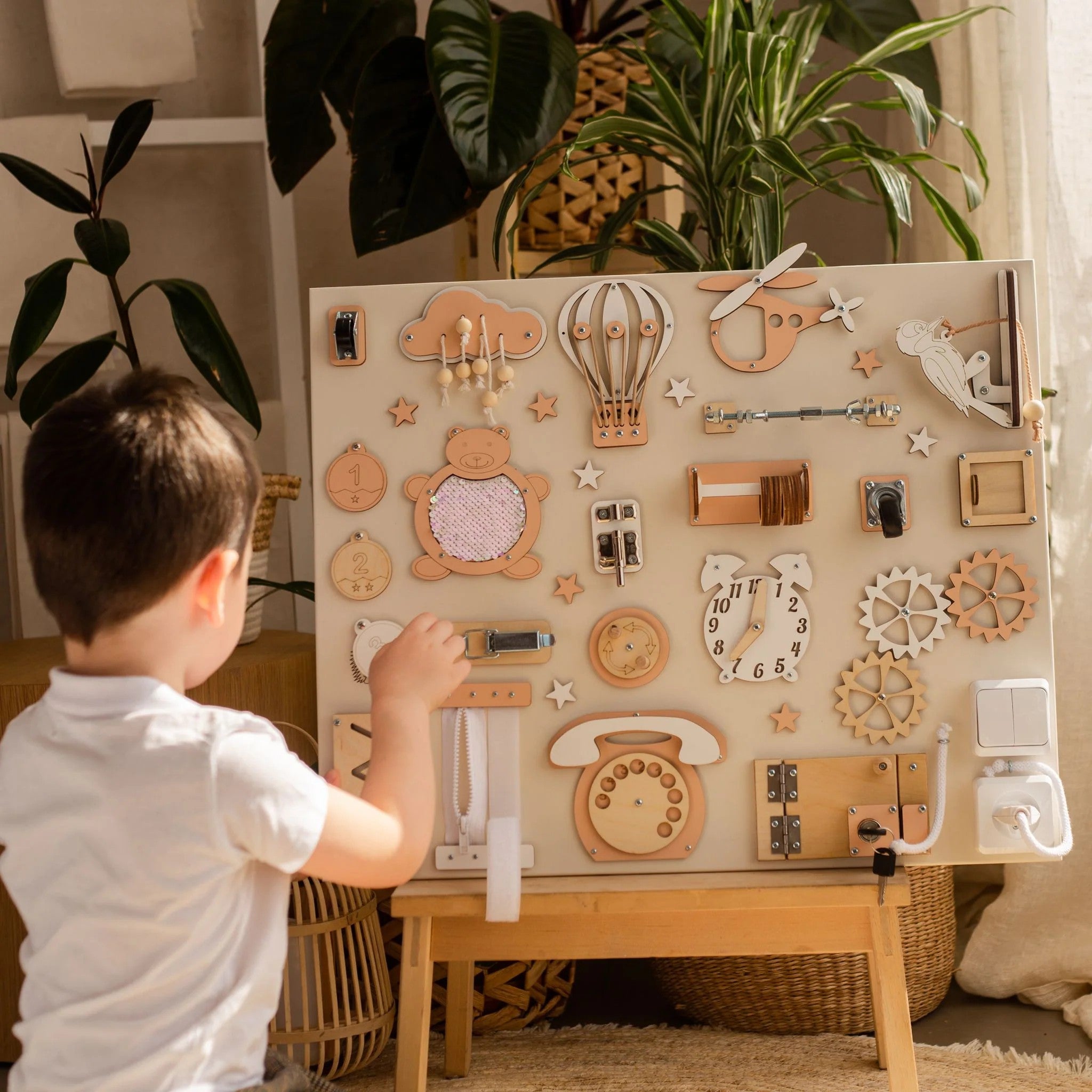 Montessori Marvel busy board (50×60 cm)